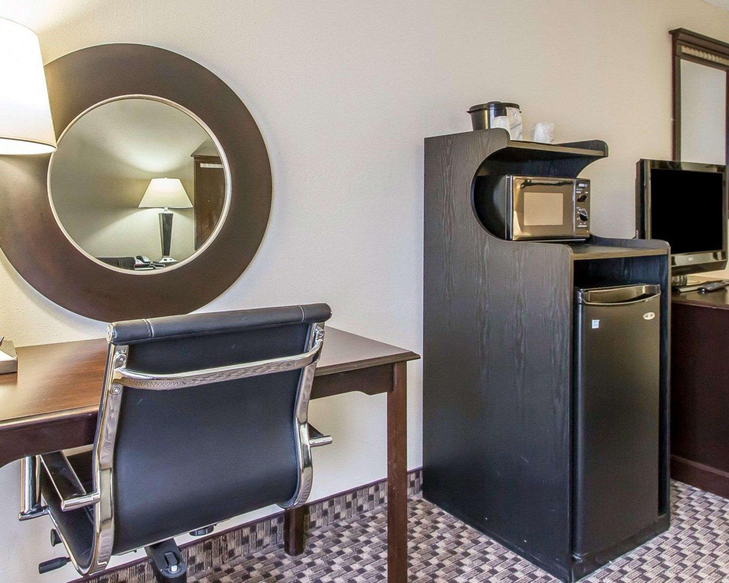 Quality Inn Macomb Near University Area Εξωτερικό φωτογραφία