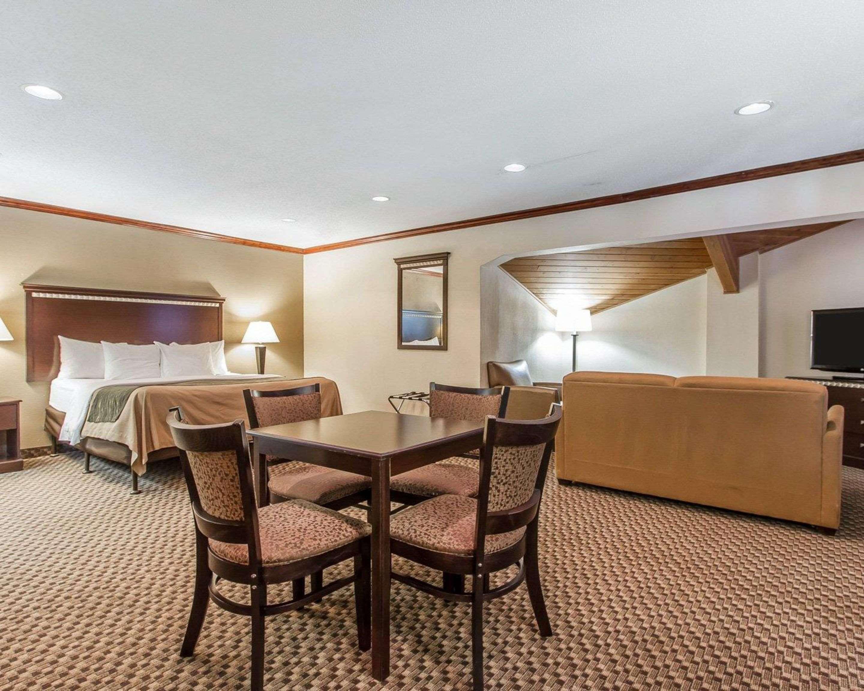 Quality Inn Macomb Near University Area Εξωτερικό φωτογραφία