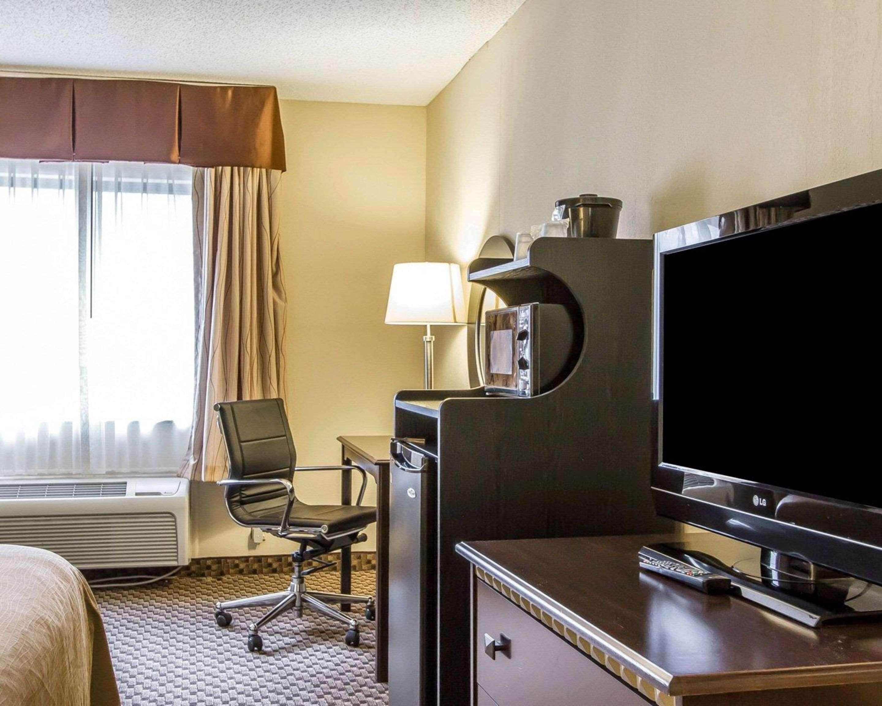 Quality Inn Macomb Near University Area Εξωτερικό φωτογραφία