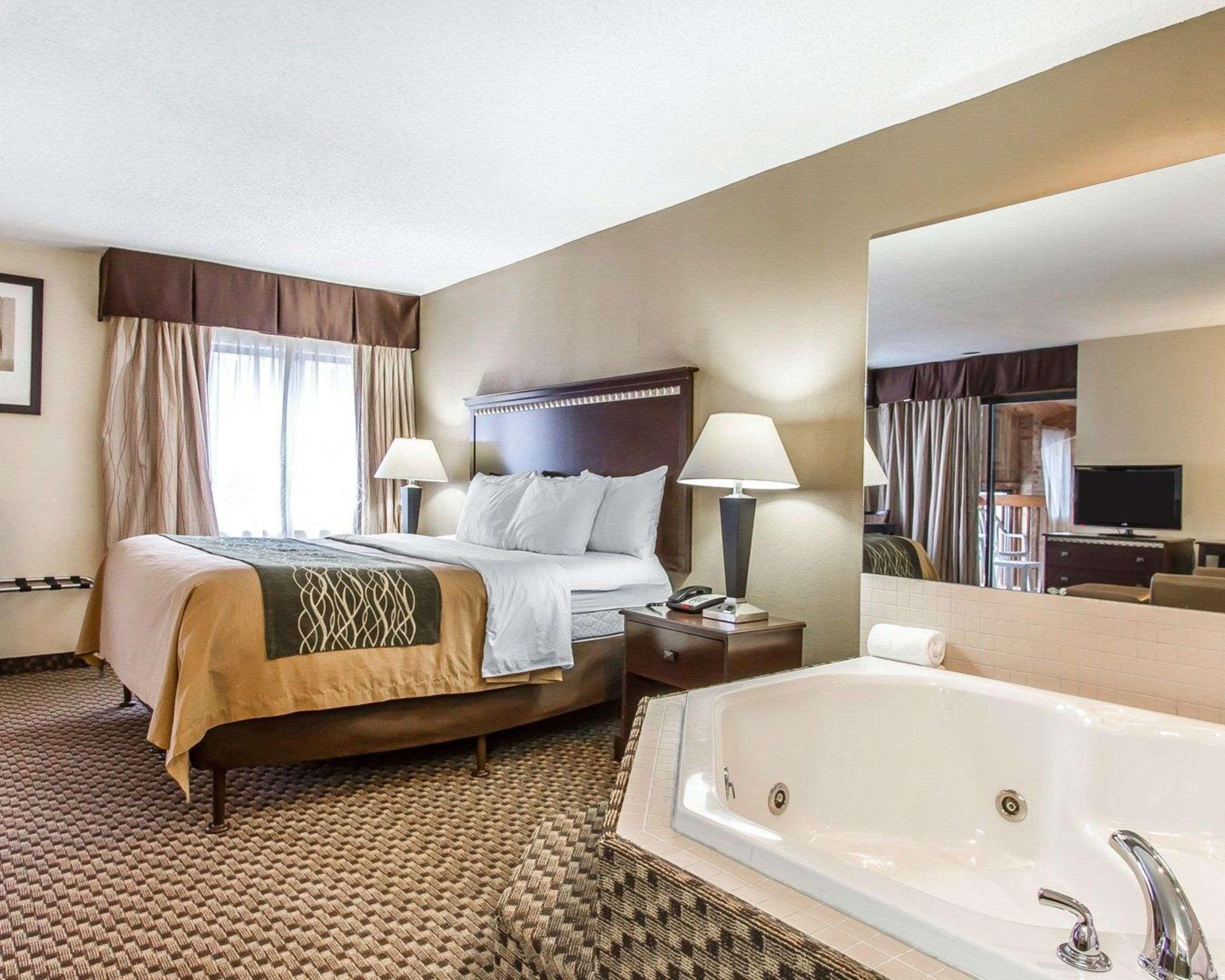 Quality Inn Macomb Near University Area Εξωτερικό φωτογραφία