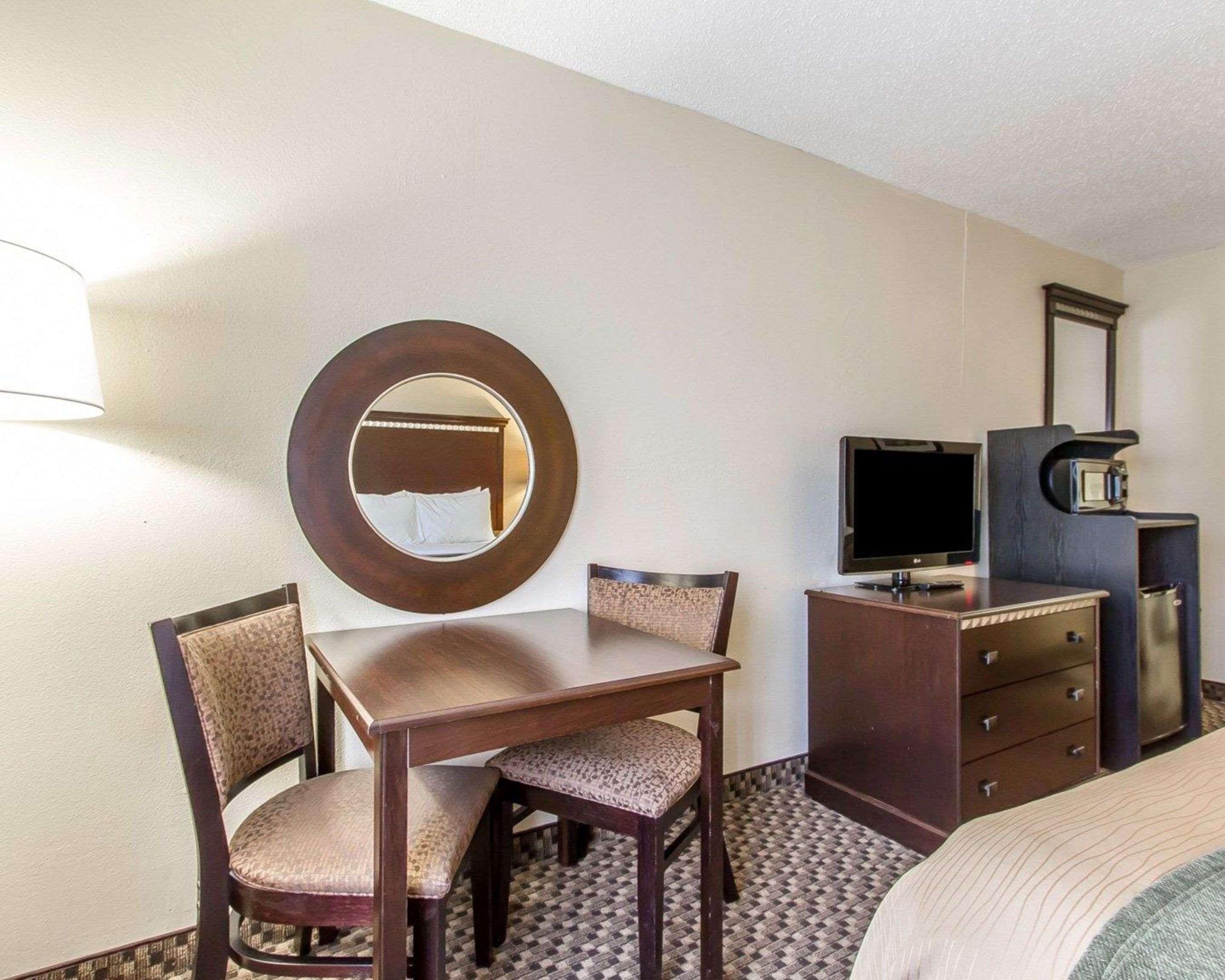 Quality Inn Macomb Near University Area Εξωτερικό φωτογραφία