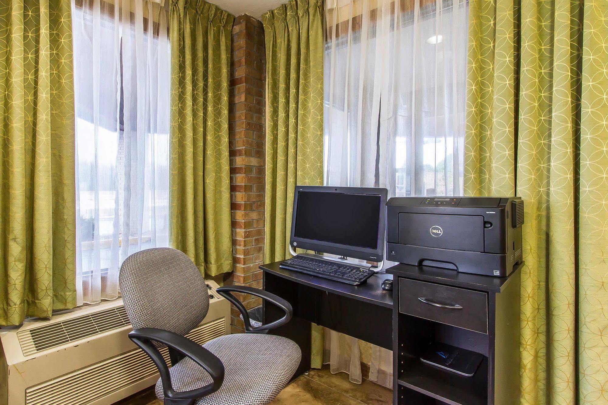 Quality Inn Macomb Near University Area Εξωτερικό φωτογραφία