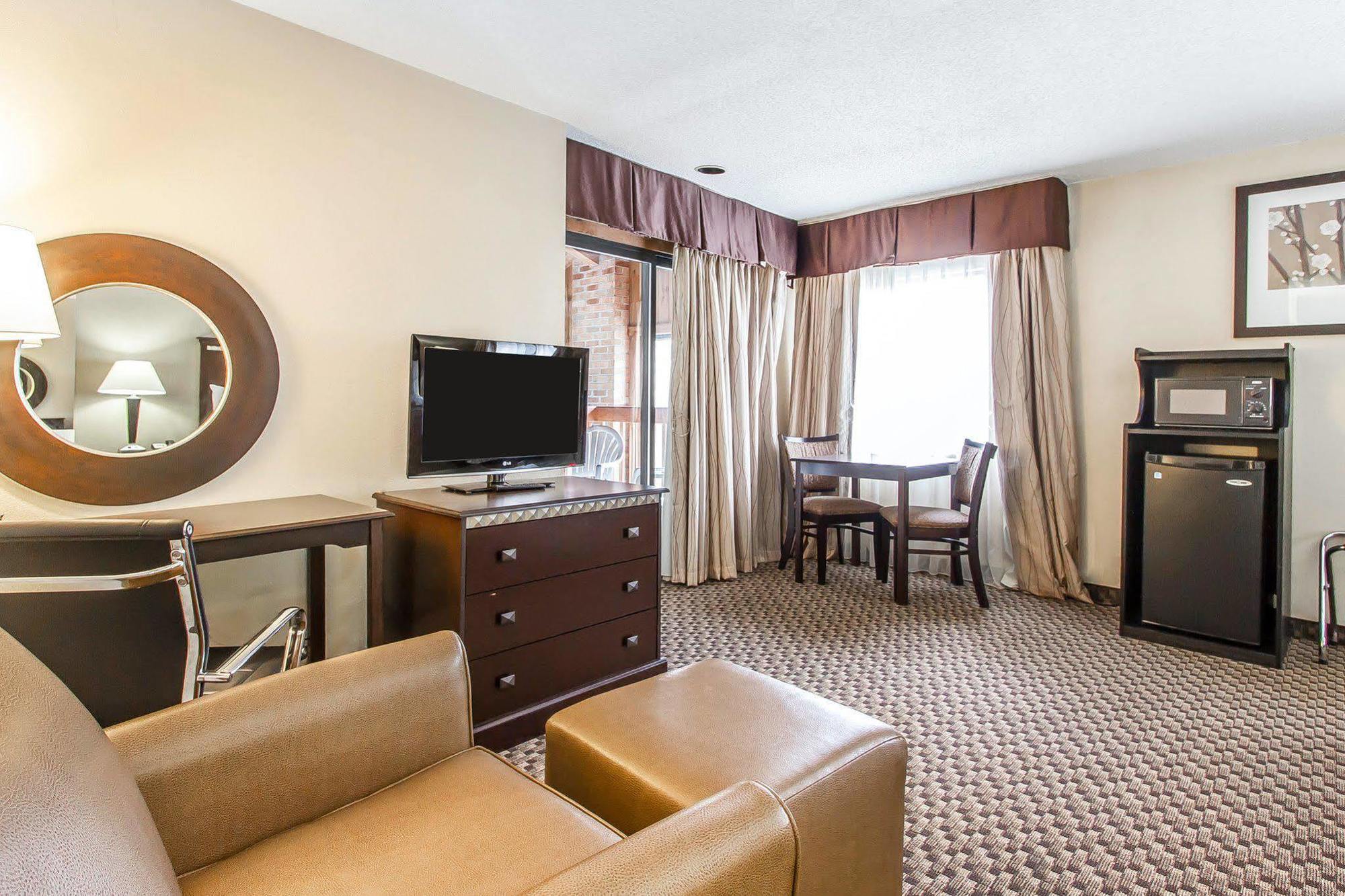 Quality Inn Macomb Near University Area Εξωτερικό φωτογραφία